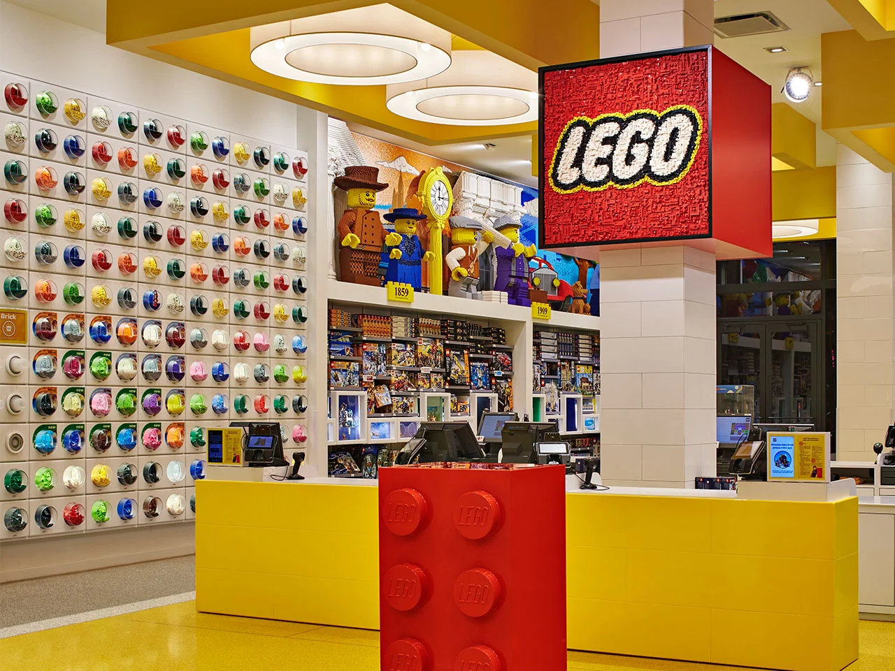 Мерчандайзинг в магазине игрушек LEGO