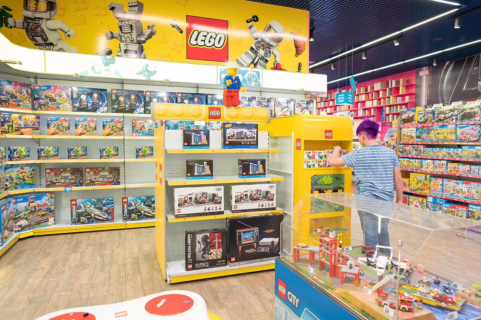 Магазин игрушек LEGO