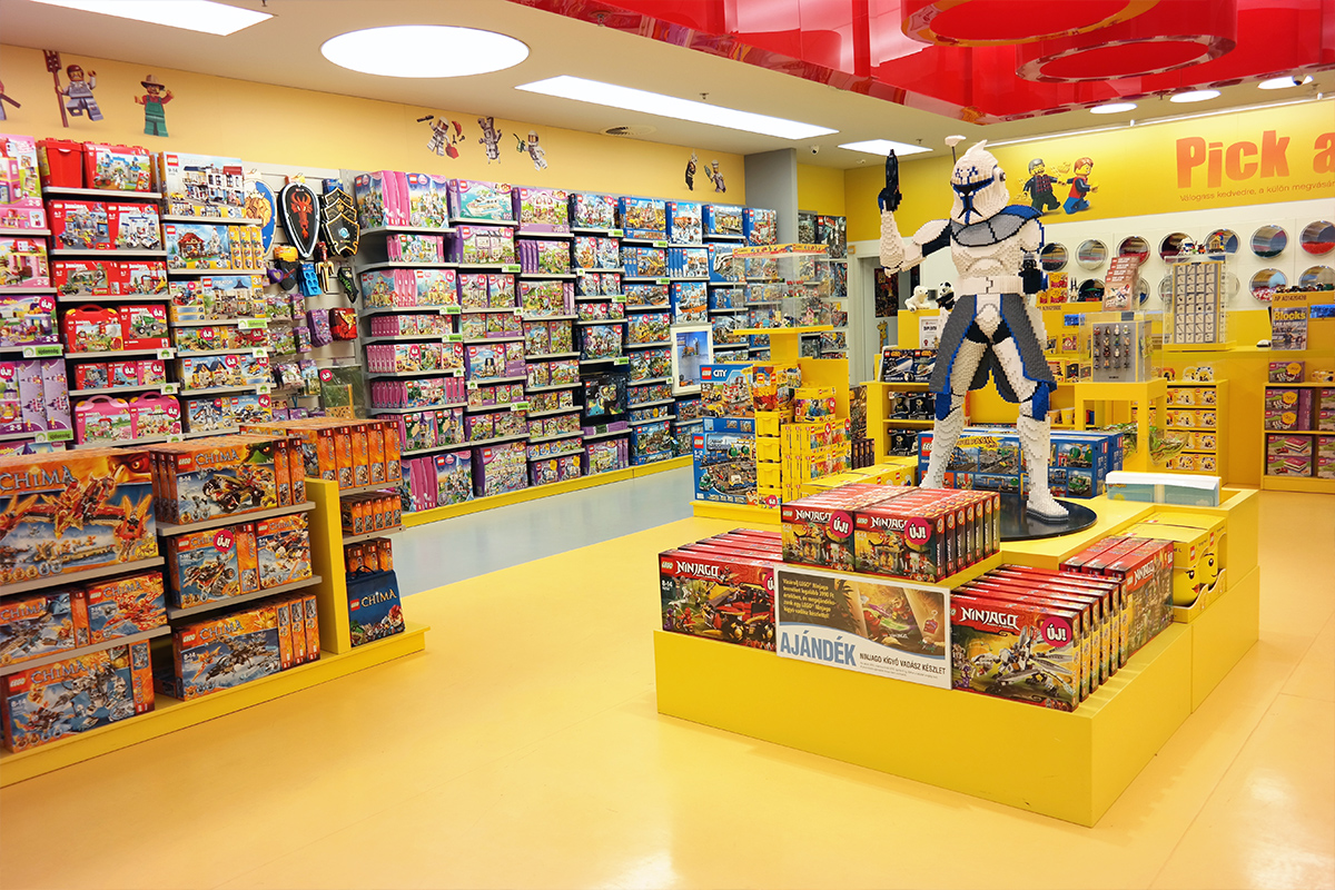 Фирменный магазин Lego